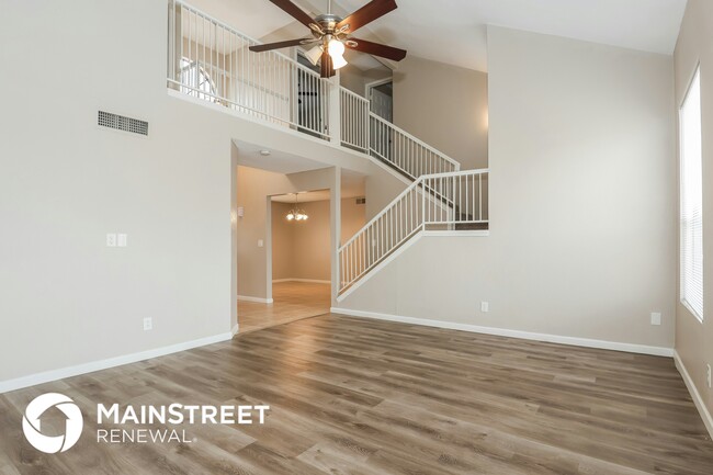 7297 W Shaw Butte Dr, Unit 2033 in Peoria, AZ - Building Photo - Building Photo