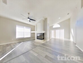 1998 Grasmere Dr in Apopka, FL - Foto de edificio - Building Photo