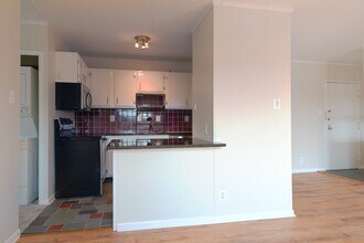 6280 Edsall Rd in Alexandria, VA - Building Photo - Building Photo