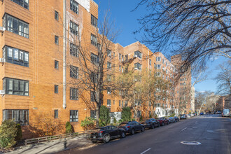 140 8th Ave in Brooklyn, NY - Building Photo - Building Photo