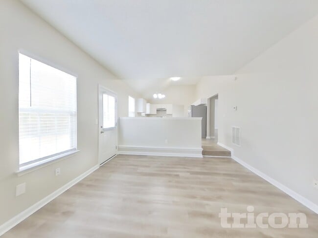 1099 Sugarcreek Way in Riverdale, GA - Building Photo - Building Photo