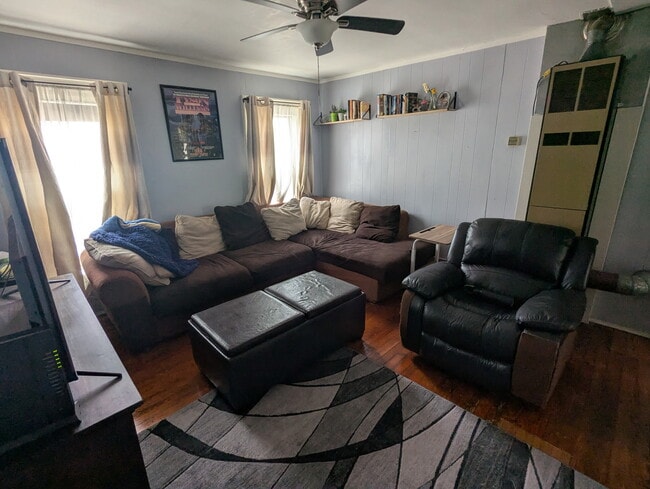 67 Norman St, Unit 201