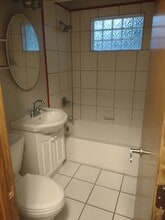 2200 N 68th St in Lincoln, NE - Foto de edificio - Building Photo