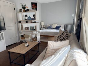 2303 N Milwaukee Ave in Chicago, IL - Building Photo - Building Photo