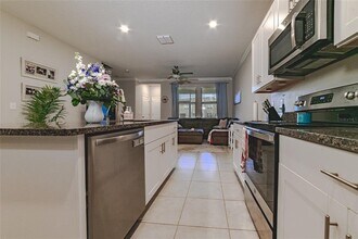 31974 Blue Passing Loop in Wesley Chapel, FL - Building Photo - Building Photo