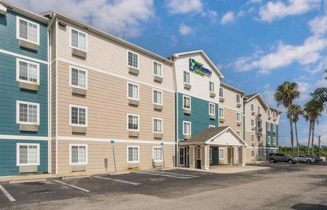 Furnished Studio-Lakeland in Lakeland, FL - Foto de edificio - Building Photo