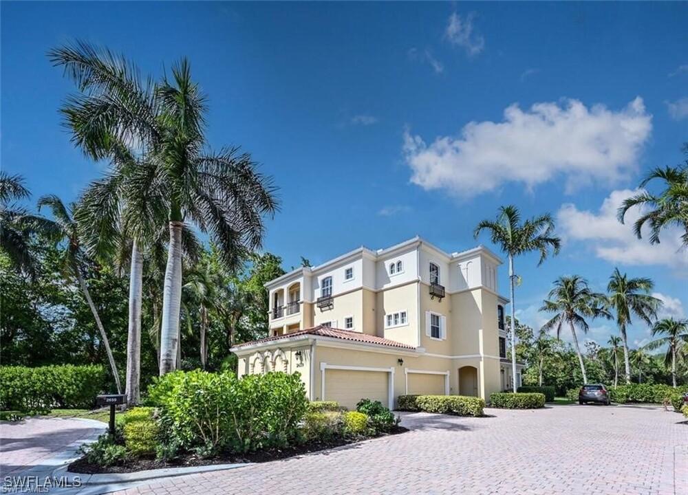 2659 Bolero Dr in Naples, FL - Building Photo