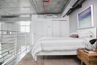Filling Station Lofts in Miami, FL - Foto de edificio - Building Photo