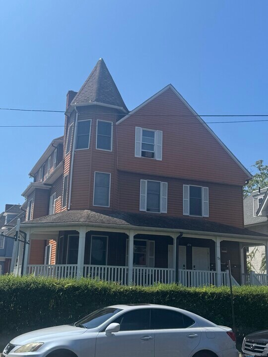 51 Russ St in Hartford, CT - Foto de edificio