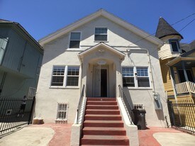 2003 Myrtle St in Oakland, CA - Building Photo