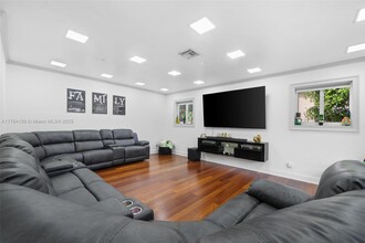 4306 Johnson St in Hollywood, FL - Building Photo - Building Photo