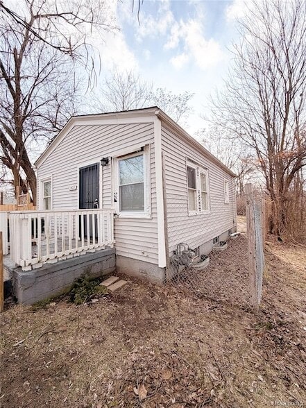 19457 Evergreen Rd in Detroit, MI - Building Photo - Building Photo