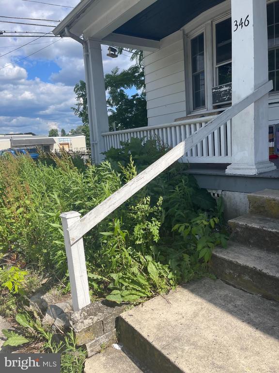 property at 346 E North St