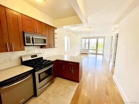 26-38-38 28th St in Queens, NY - Building Photo