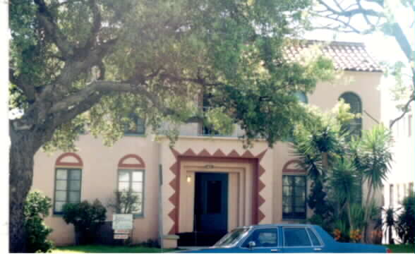 401 S Verdugo Rd in Glendale, CA - Building Photo - Building Photo