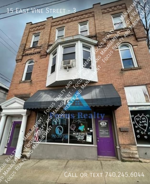 property at 15 E Vine St