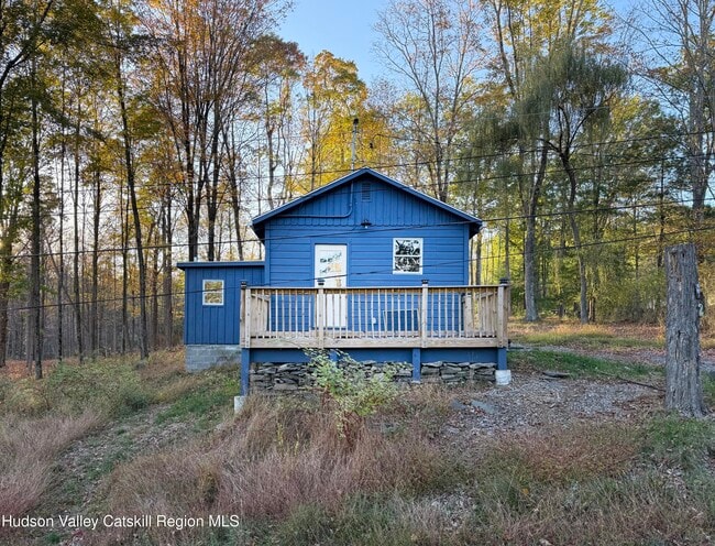 property at 2465 Glasco Turnpike