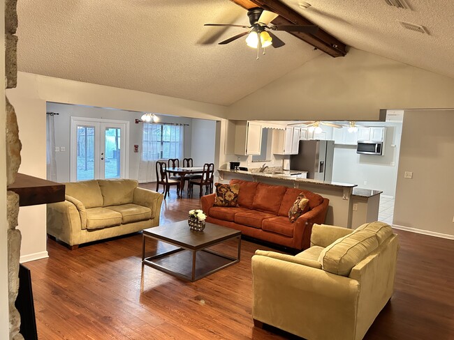 4294 Tanglewilde Dr S in Jacksonville, FL - Foto de edificio - Building Photo