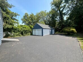 50 House St in Glastonbury, CT - Building Photo - Building Photo