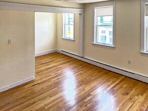 244 Everett St in Boston, MA - Building Photo - Building Photo
