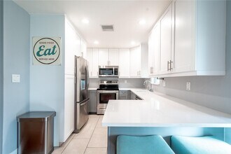 5704 43rd Street N in St. Petersburg, FL - Building Photo - Building Photo