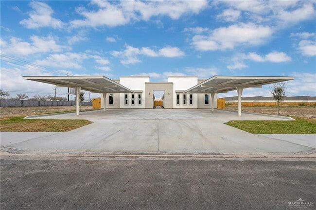 property at 33 Medina Drive Service Rd