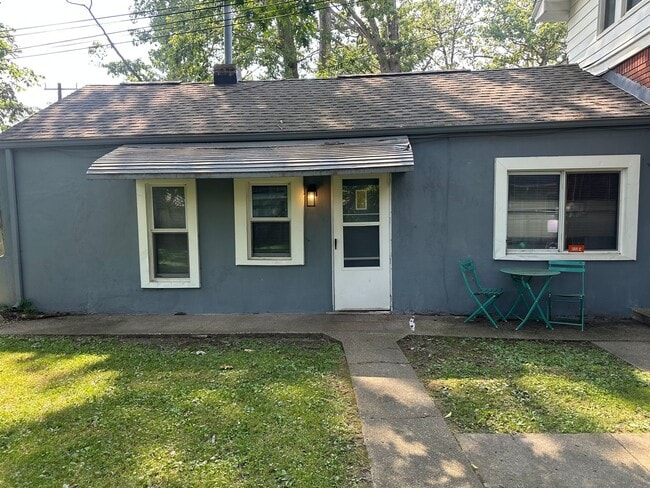 property at 822 Hawthorn Ave
