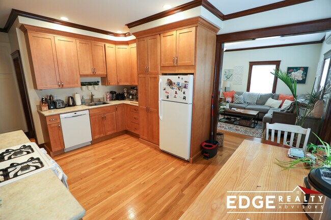 40 Lincoln St, Unit 2 in Boston, MA - Foto de edificio - Building Photo