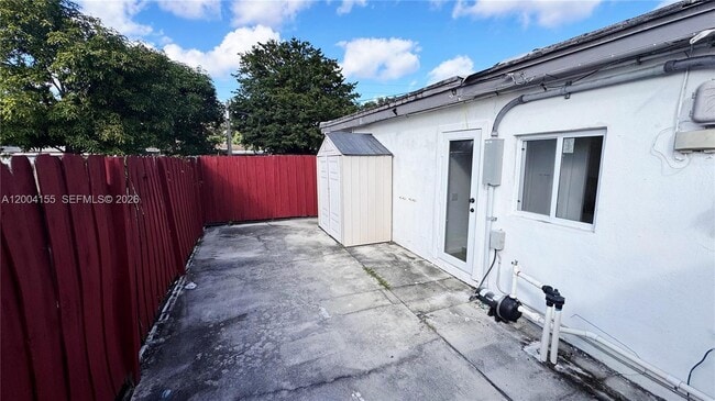 165 NE 162nd St in Miami, FL - Building Photo - Building Photo