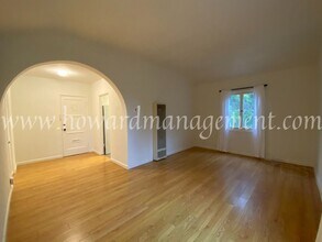 2025 Fox Hills Dr in Los Angeles, CA - Building Photo - Building Photo