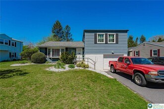 2627 Nottingham Rd in Bethlehem, PA - Building Photo - Building Photo