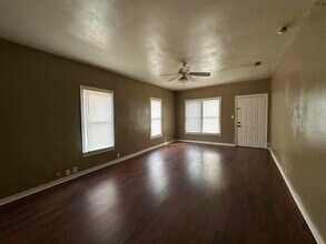 2012 Monroe St in Wichita Falls, TX - Building Photo - Building Photo