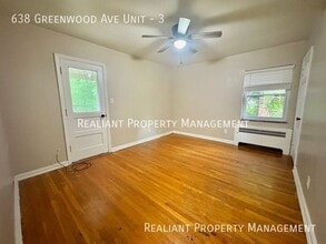 638 Greenwood Ave-Unit -3 in Cincinnati, OH - Building Photo - Building Photo