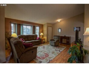 17919 NW Cambray St in Beaverton, OR - Building Photo - Building Photo