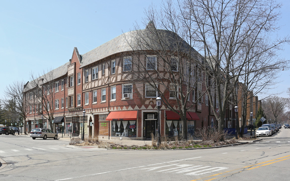 Water Tower in Riverside, IL - Building Photo