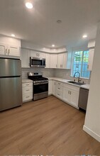 4880 Bruges Ave in Woodland Hills, CA - Building Photo - Building Photo