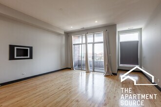 2336 N Lister Ave, Unit 202 in Chicago, IL - Foto de edificio - Building Photo