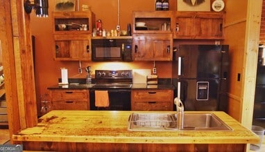 24 Doyle St in Toccoa, GA - Building Photo - Building Photo