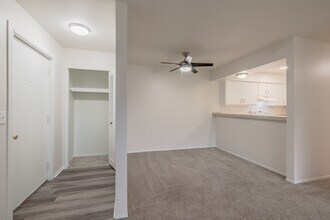 Mapleridge in Flint, MI - Foto de edificio - Interior Photo