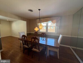 240 Sweetbriar Cir in King of Prussia, PA - Building Photo - Building Photo