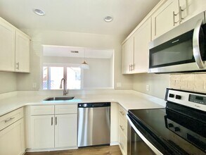 9213 Kings Canyon Dr in Charlotte, NC - Building Photo - Building Photo