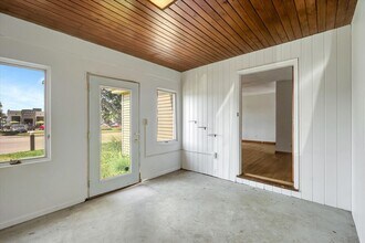 1706 W Kirby Ave in Champaign, IL - Building Photo - Building Photo