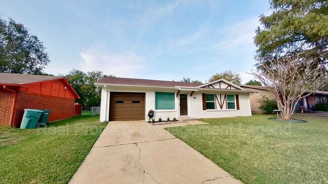 717 E Martin Ln in Sherman, TX - Building Photo - Building Photo