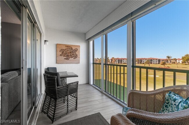 29 High Point Cir E in Naples, FL - Building Photo - Building Photo