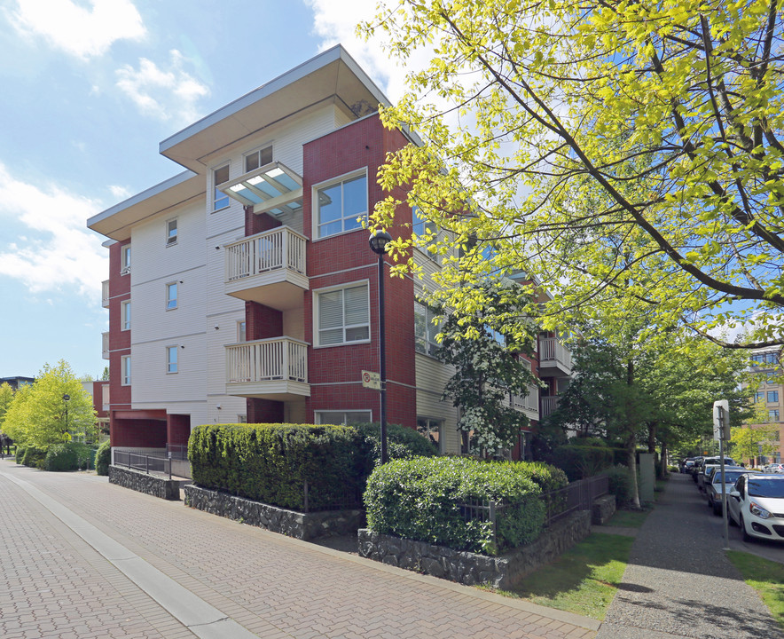 Selkirk Waterfront in Victoria, BC - Building Photo