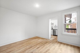1105 McNeilly Ave in Pittsburgh, PA - Foto de edificio - Building Photo