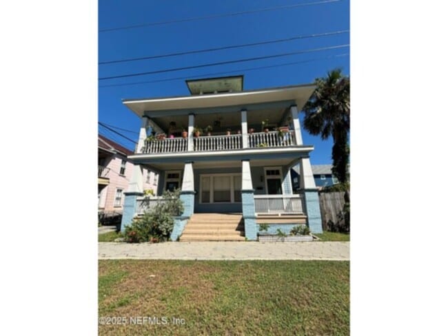 property at 311 E 6th St