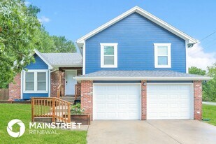 1811 Patricia Dr in Kearney, MO - Building Photo