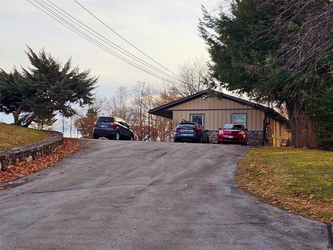 505 NY-208 in New Paltz, NY - Building Photo - Building Photo