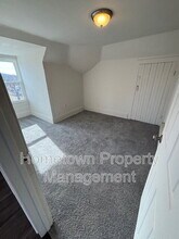 71 Main St, Unit 3rd Floor in Seven Valleys, PA - Foto de edificio - Building Photo